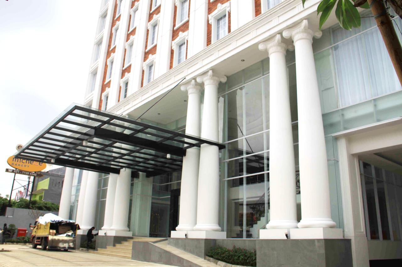 Savero Hotel Depok Esterno foto